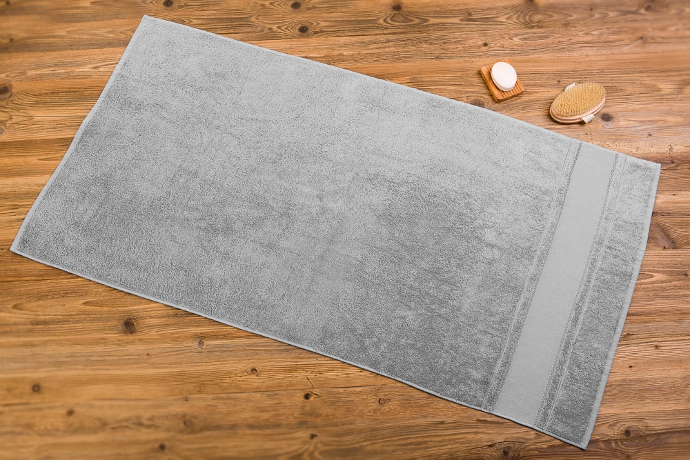 Duschtuch Stickbordüre 70x140 cm