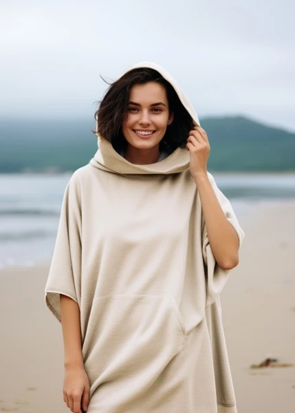 Poncho mit Kapuze ONE SIZE