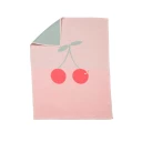 Decke Kirsche mit Wurm