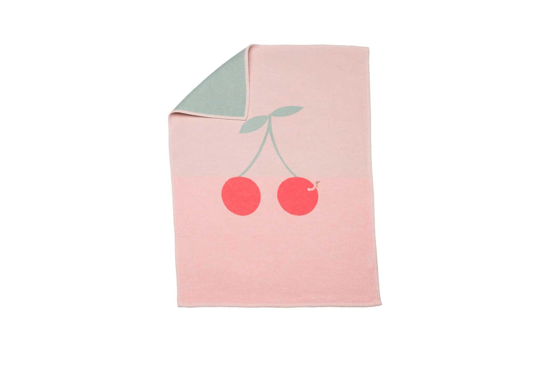 Decke Kirsche mit Wurm