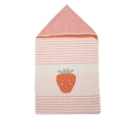 JUWEL Puckdecke mit Kapuze “Erdbeere”