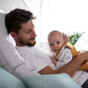 Papa mit Baby