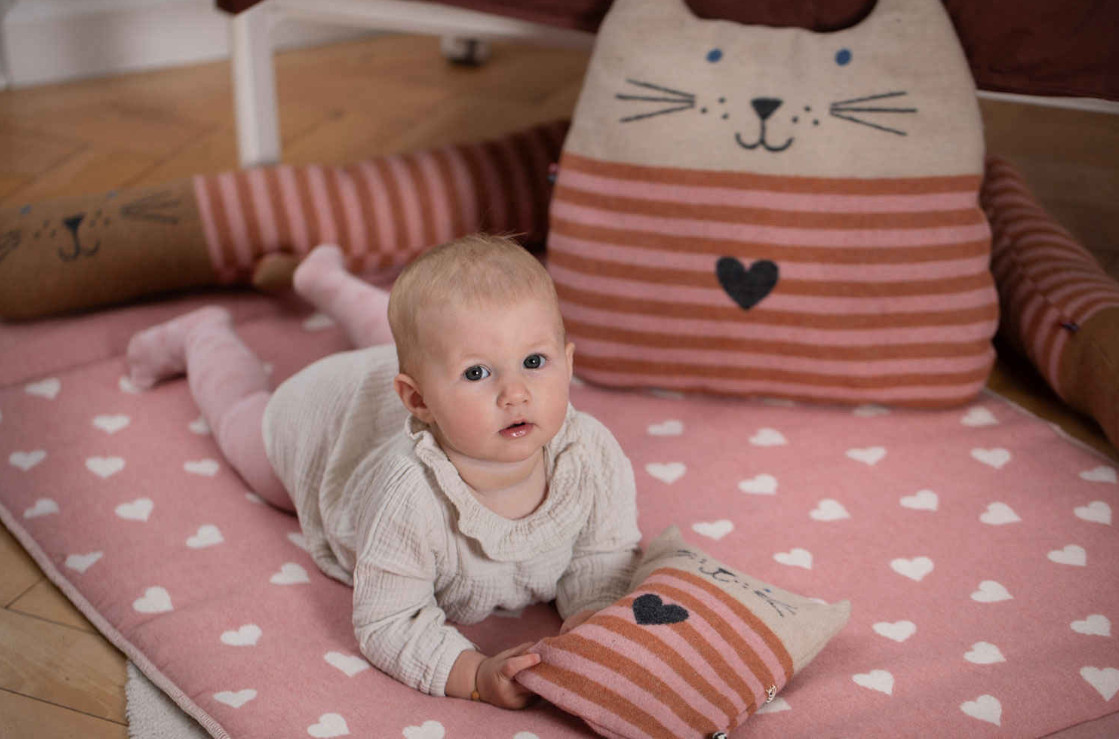 JUWEL gefütterte Krabbeldecke "Herzen", 120x80 cm